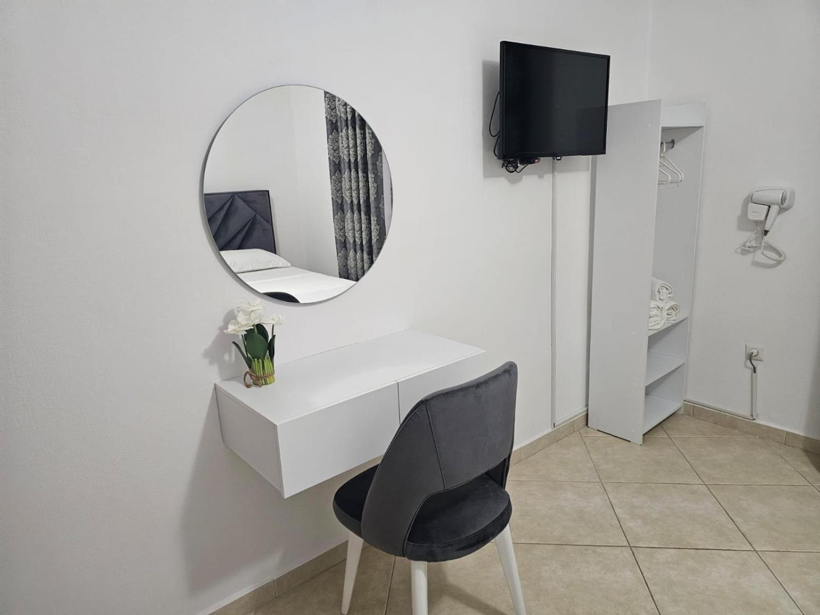 Emel Apartaments Ксамил Экстерьер фото